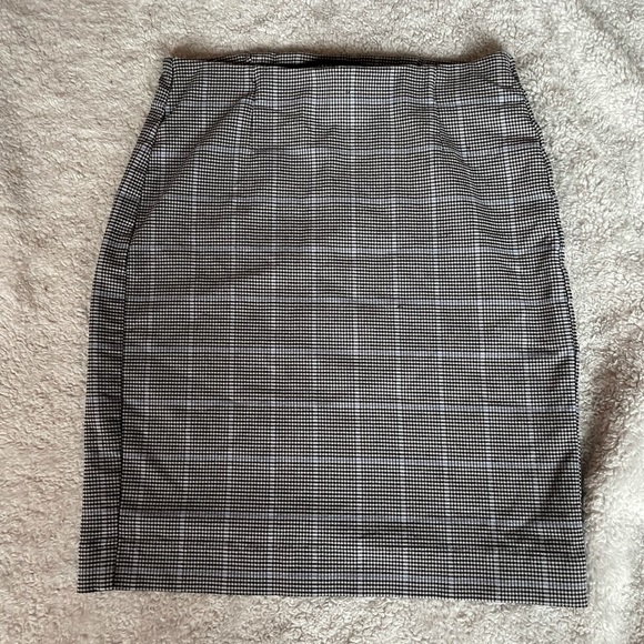 Dynamite plaid skirt - Picture 1 of 2